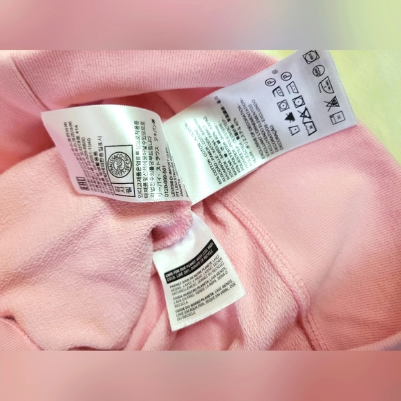 Levi's | Standard Crew Logo Sweatshirt | Blush Soft Pink | Womens Size XS - Picture 13 of 16